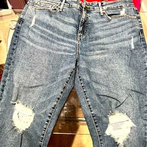 NWT- Denizen by Levi’s cuffed jeans!